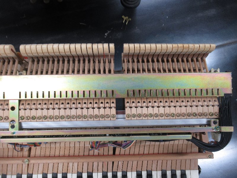 ヤマハ（YAMAHA）　CUSTOM　中古グランドピアノ