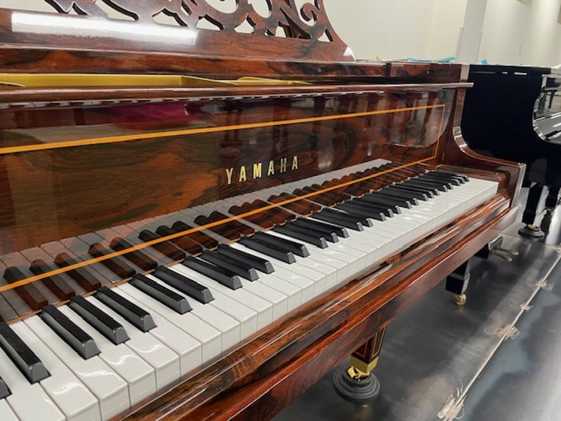 ヤマハ（YAMAHA）　CUSTOM　中古グランドピアノ