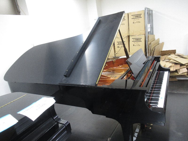 ヤマハ（YAMAHA）　CFX　中古グランドピアノ
