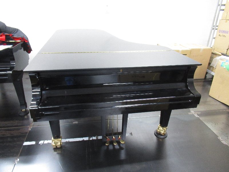 ヤマハ（YAMAHA）　CFX　中古グランドピアノ