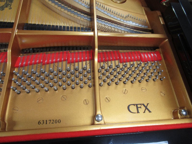 ヤマハ（YAMAHA）　CFX　中古グランドピアノ