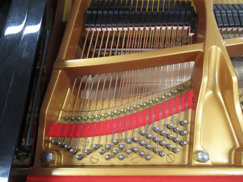 ヤマハ（YAMAHA）　CFX　中古グランドピアノ