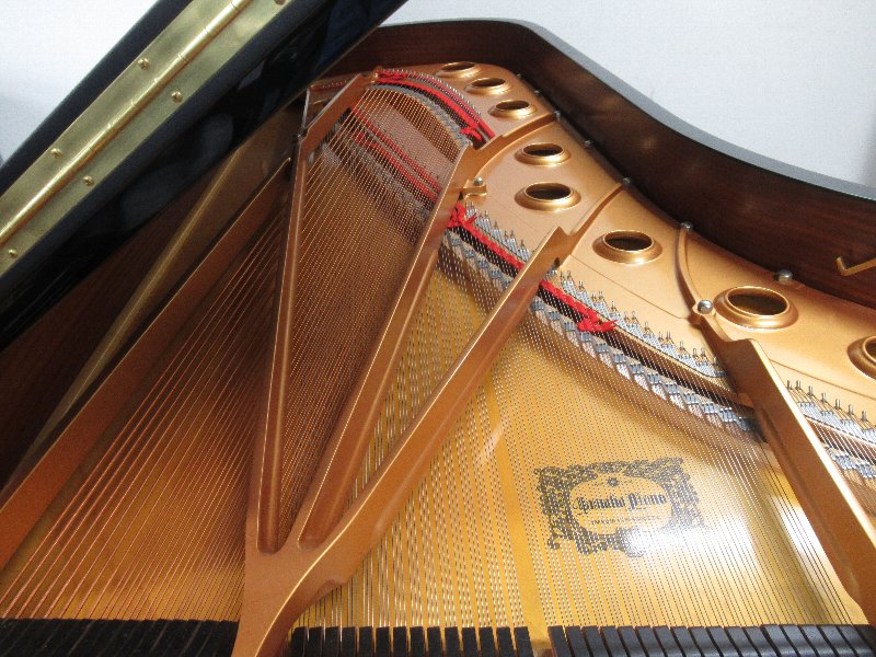 ヤマハ（YAMAHA）　CFX　中古グランドピアノ