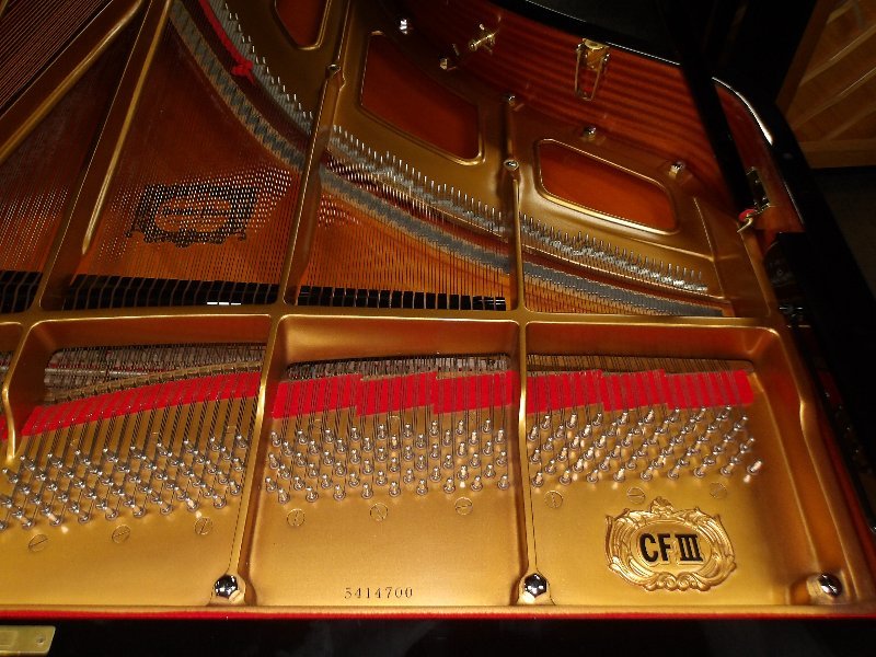 ヤマハ（YAMAHA）　CFⅢ（象牙）　中古グランドピアノ