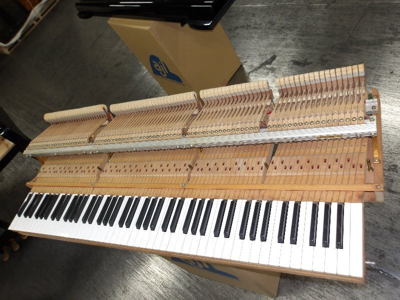 ヤマハ（YAMAHA）　C5　中古グランドピアノ