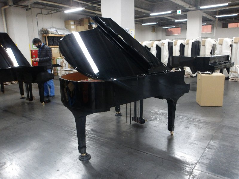 ヤマハ（YAMAHA）　C3E　中古グランドピアノ