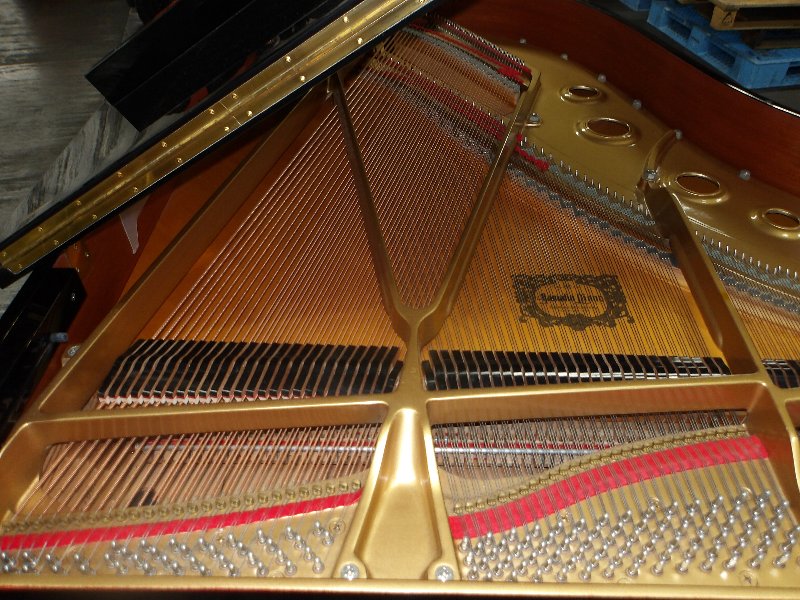 ヤマハ（YAMAHA）　C3E　中古グランドピアノ