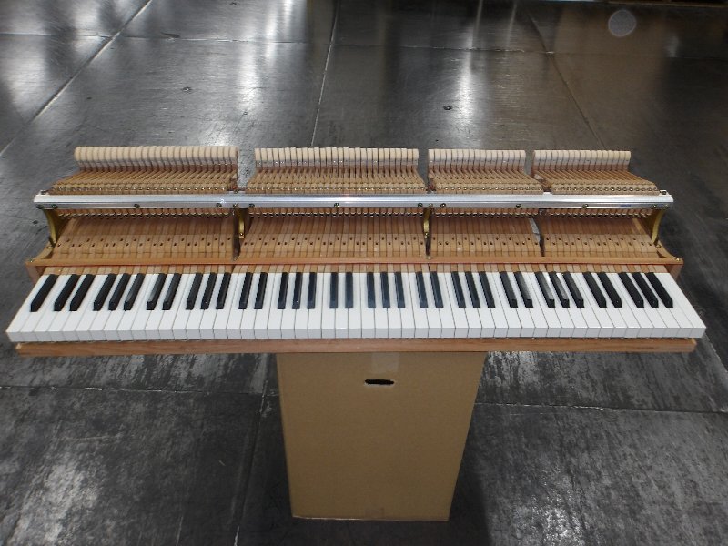 ヤマハ（YAMAHA）　C3E　中古グランドピアノ
