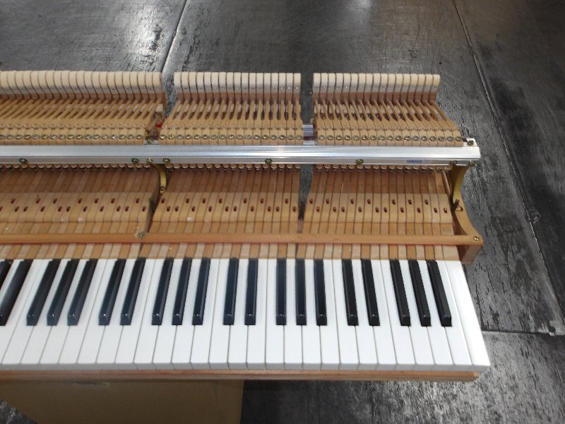 ヤマハ（YAMAHA）　C3E　中古グランドピアノ