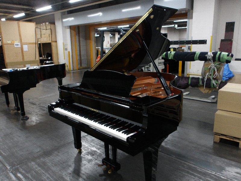 ヤマハ（YAMAHA）　C3　中古グランドピアノ