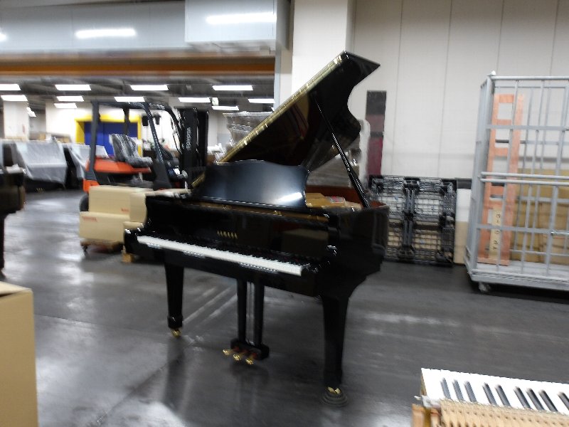 ヤマハ（YAMAHA）　C3E　中古グランドピアノ