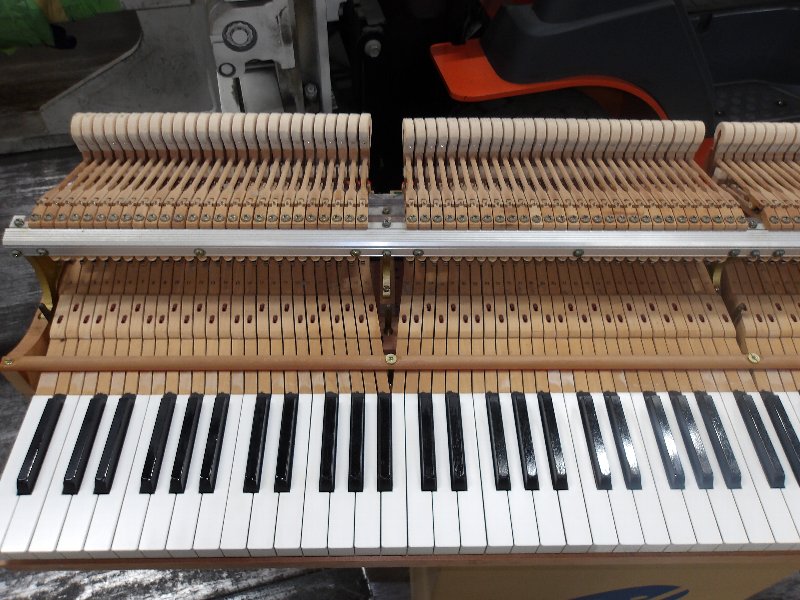 ヤマハ（YAMAHA）　C3E　中古グランドピアノ