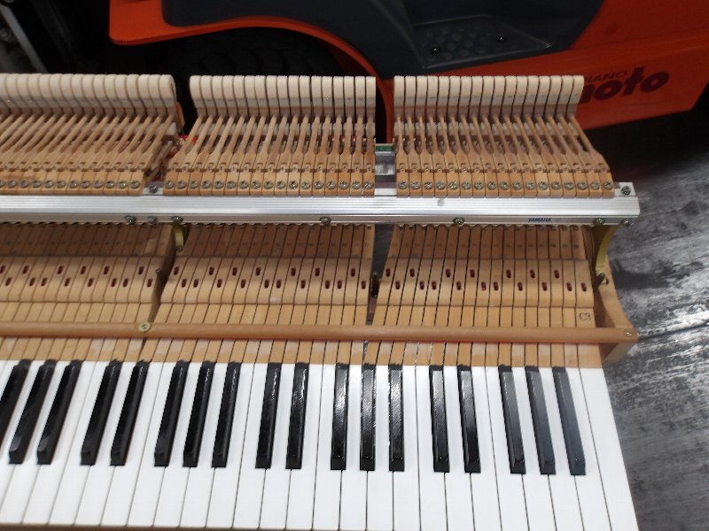 ヤマハ（YAMAHA）　C3E　中古グランドピアノ
