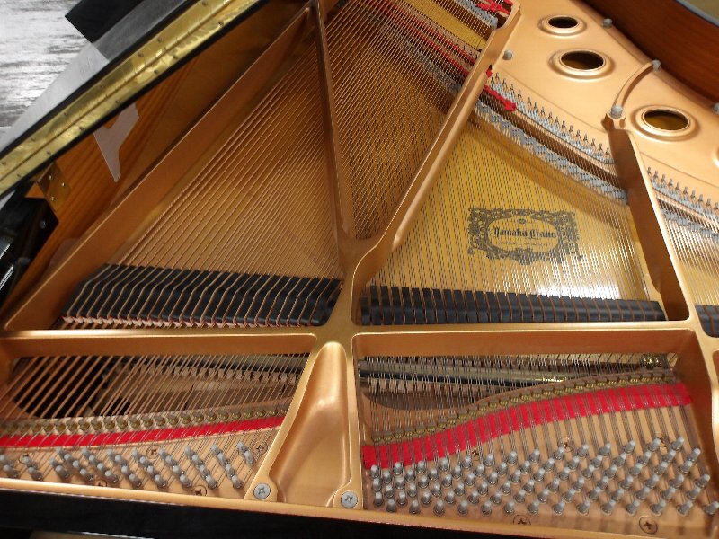 ヤマハ（YAMAHA）　C3LSN　中古グランドピアノ