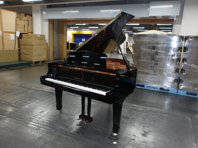 ヤマハ（YAMAHA）　C3L　中古グランドピアノ