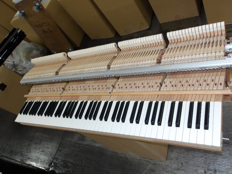 ヤマハ（YAMAHA）　C1　中古グランドピアノ