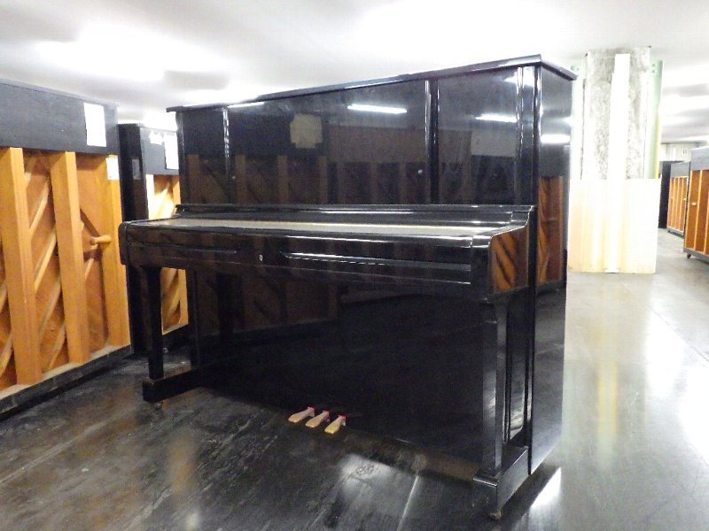 ヤマハ（YAMAHA）　UX1　中古アップライトピアノ