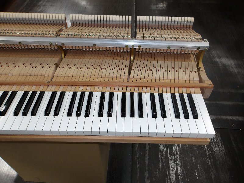 ヤマハ（YAMAHA）　C7E　中古グランドピアノ