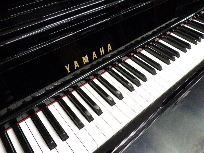 ヤマハ（YAMAHA）　UX100　中古アップライトピアノ