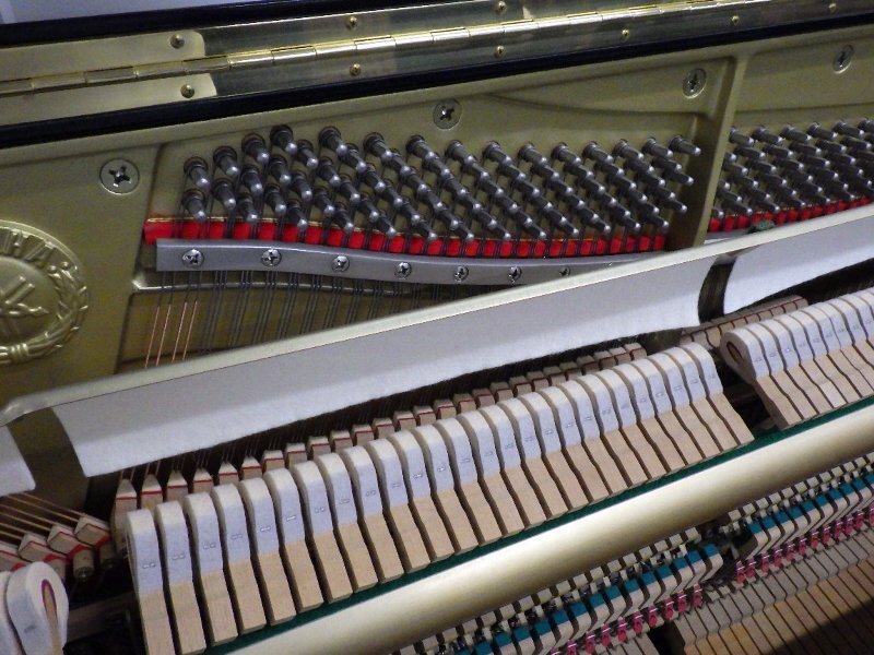 ヤマハ（YAMAHA）　UX100　中古アップライトピアノ