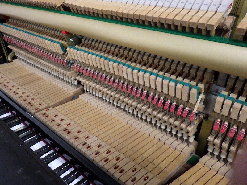 ヤマハ（YAMAHA）　UX100　中古アップライトピアノ