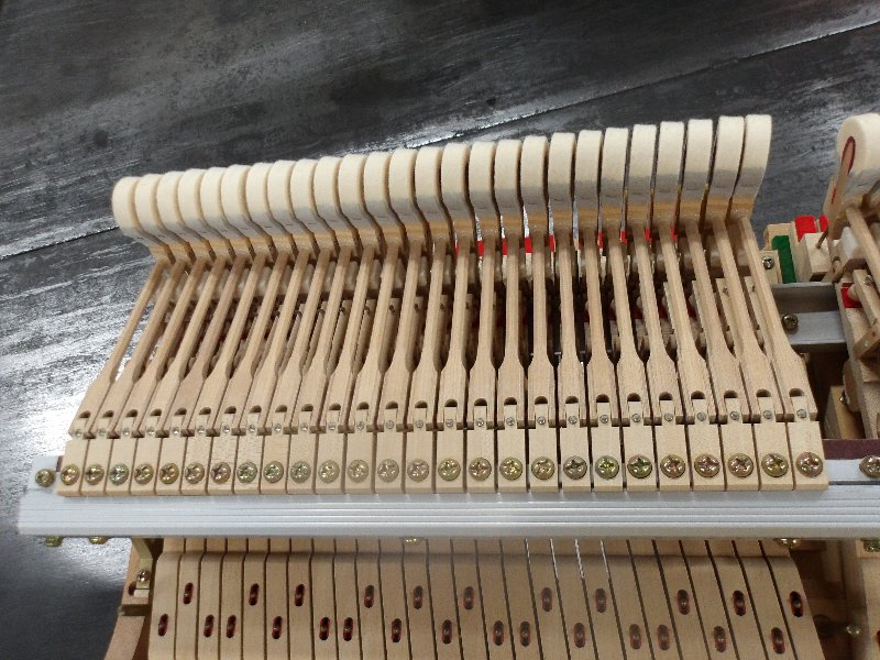 ヤマハ（YAMAHA）　C2L　中古グランドピアノ