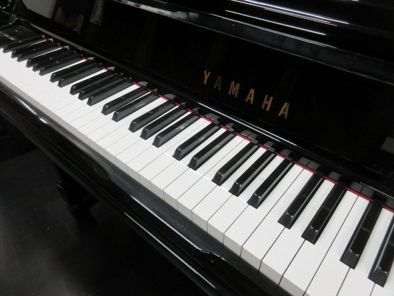 ヤマハ（YAMAHA）　UX300　中古アップライトピアノ