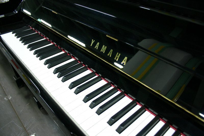 ヤマハ（YAMAHA）　YU30LE　中古アップライトピアノ