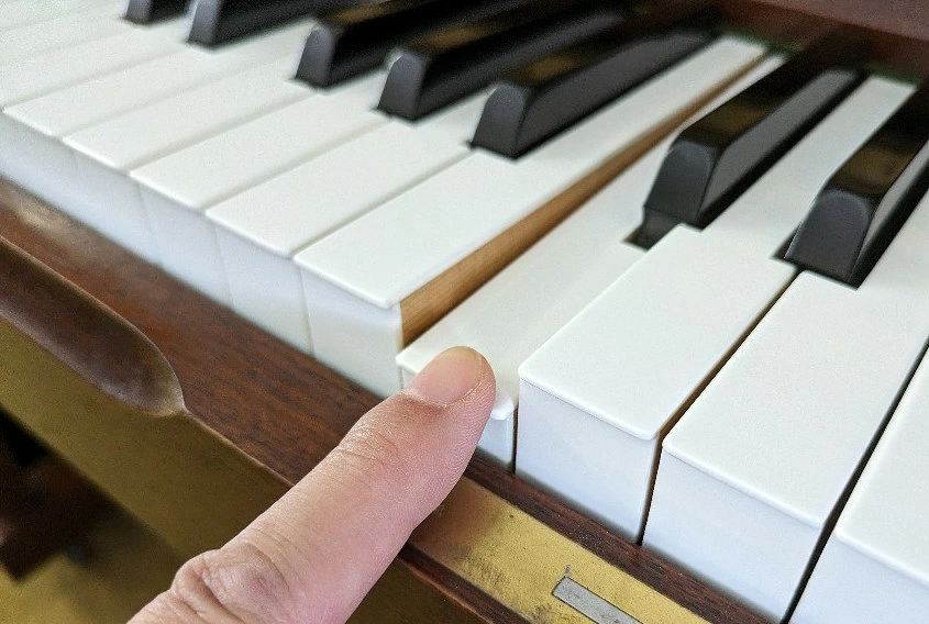【中古】YAMAHA・ヤマハ アップライトピアノ W110B