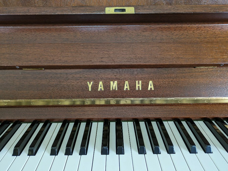 【中古】YAMAHA・ヤマハ アップライトピアノ W110B