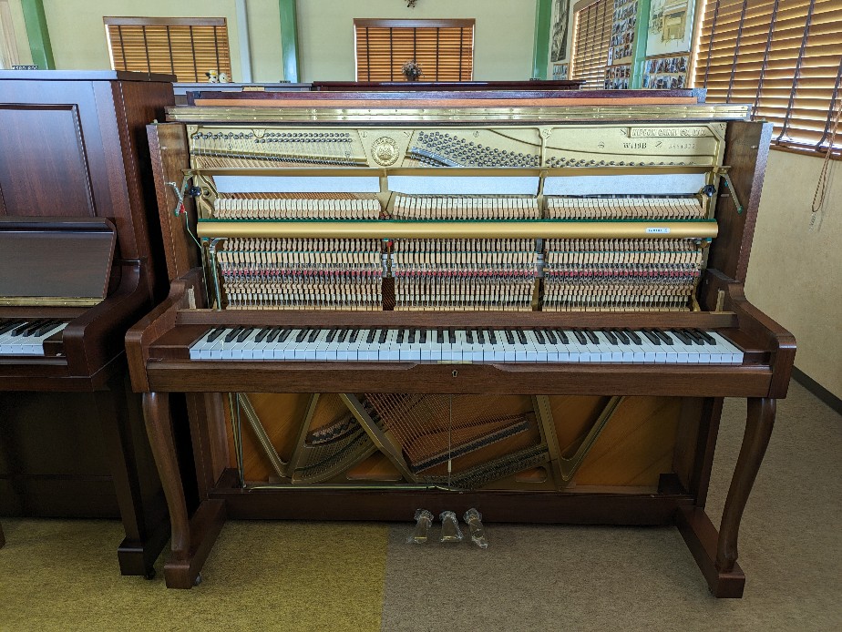 【中古】YAMAHA・ヤマハ アップライトピアノ W110B