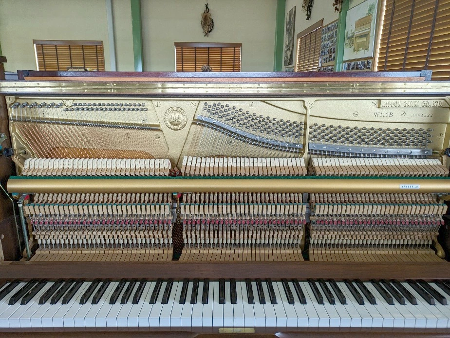 【中古】YAMAHA・ヤマハ アップライトピアノ W110B