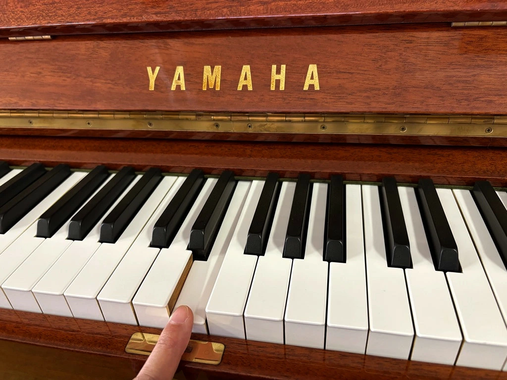 【中古】YAMAHA・ヤマハ アップライトピアノ W106B
