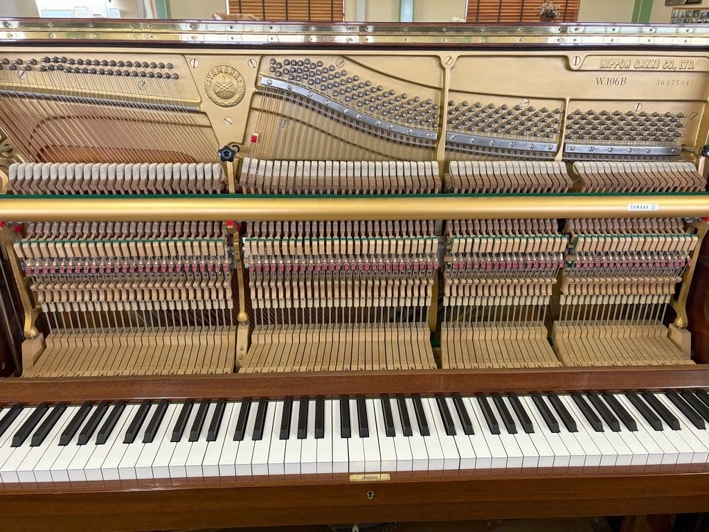 【中古】YAMAHA・ヤマハ アップライトピアノ W106B
