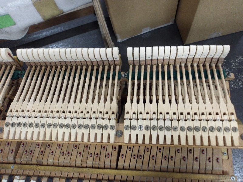 W.HOFFMANN　中古グランドピアノ