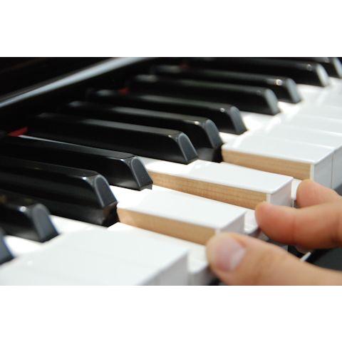 ヤマハ（ＹＡＭＡＨＡ）　ＵＸ３００　中古ピアノ