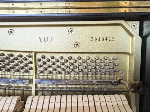YAMAHA・ヤマハ　アップライトピアノ　YU3